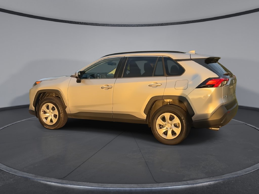 Used 2019 Toyota RAV4 LE FWD image 6