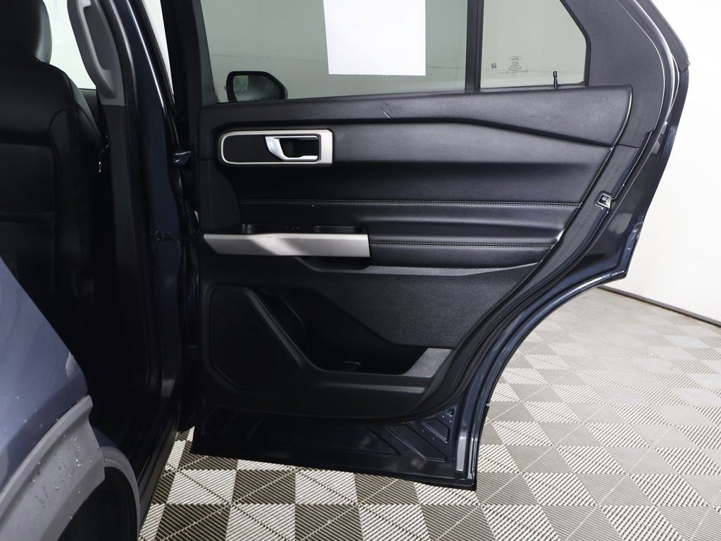 Used 2022 Ford Explorer XLT w/ Equipment Group 202A AWD/4WD image 26