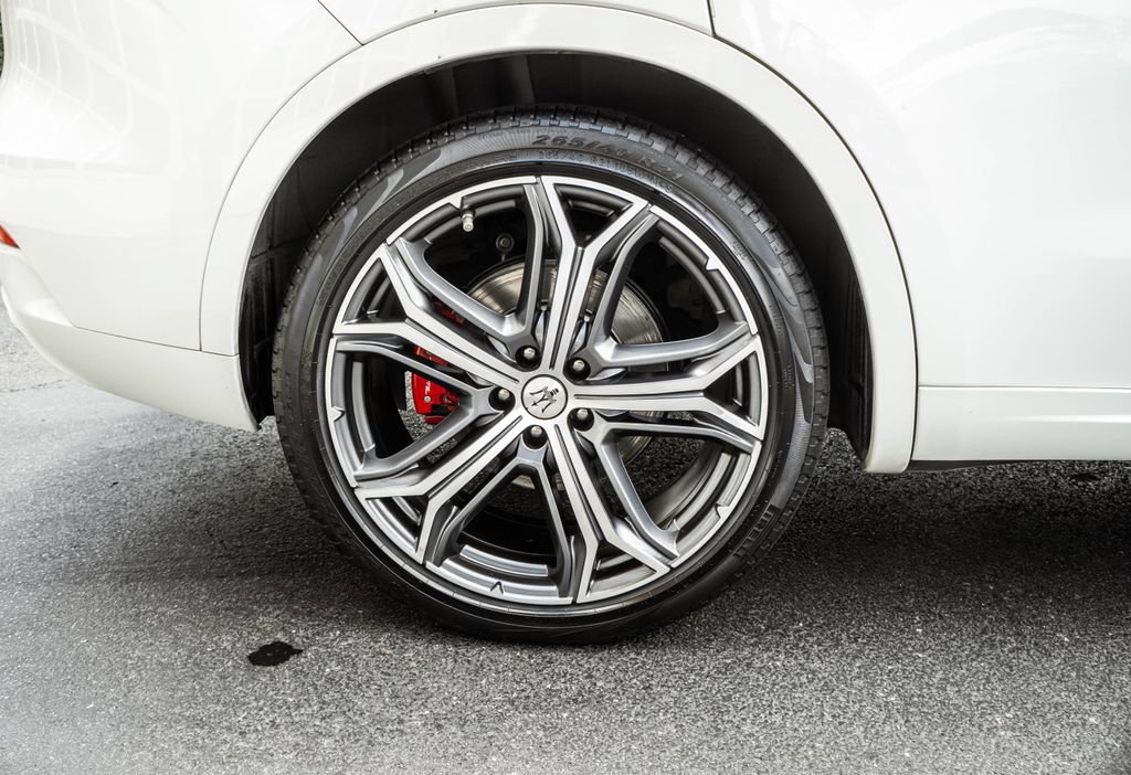 Used 2023 Maserati Levante GT AWD/4WD image 31