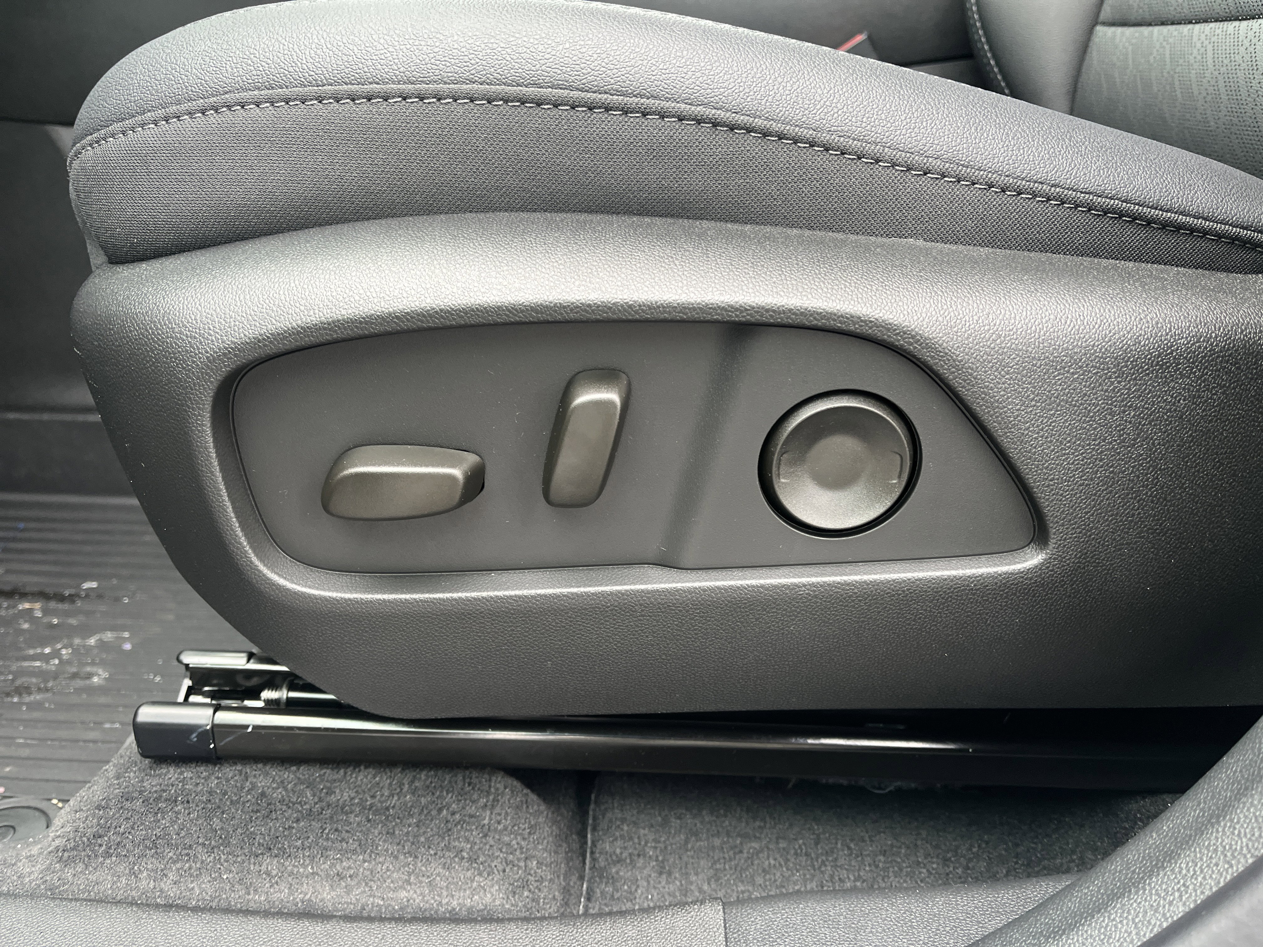 New 2026 Chevrolet Equinox LT w/ Convenience Package II image 4