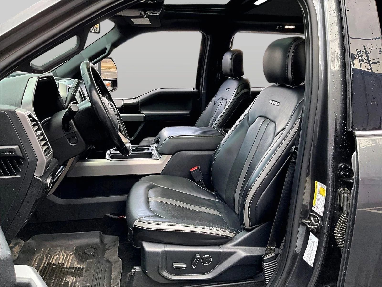 Used 2019 Ford F250 Platinum w/ Platinum Ultimate Package image 25