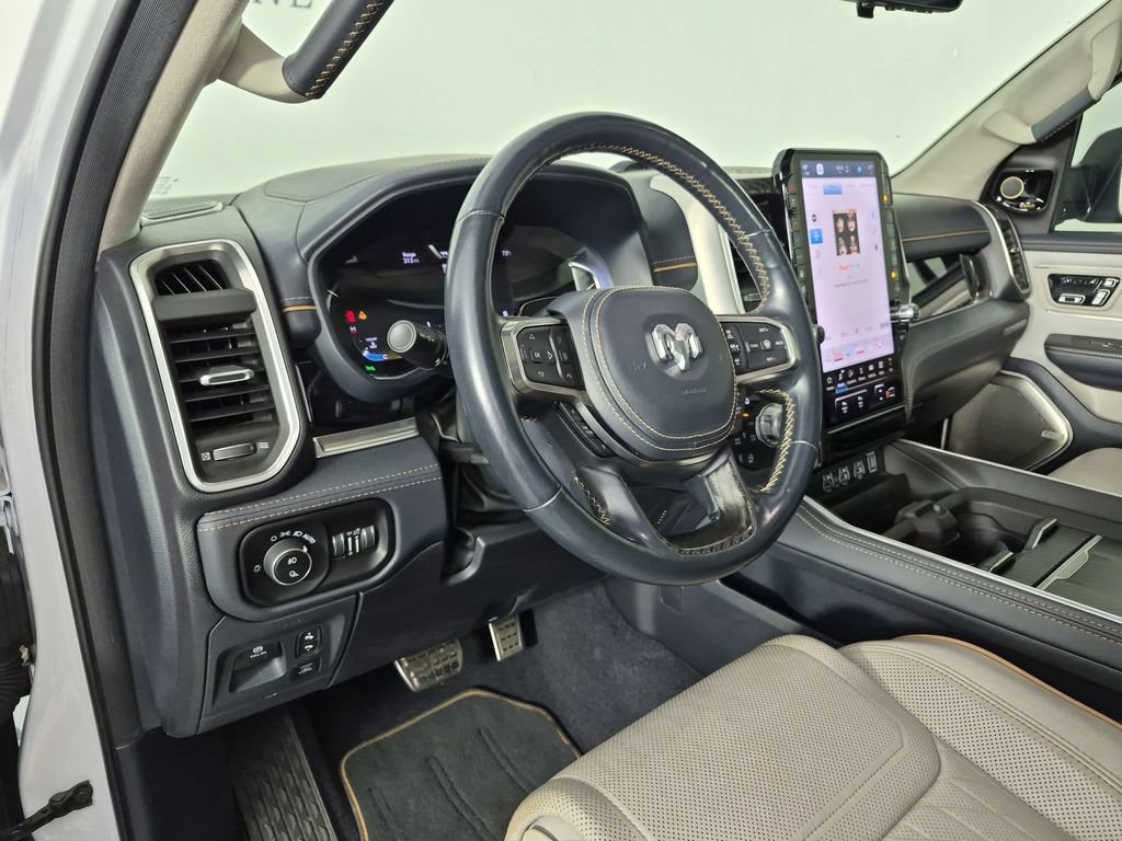 Used 2025 RAM 1500 Tungsten AWD/4WD image 18
