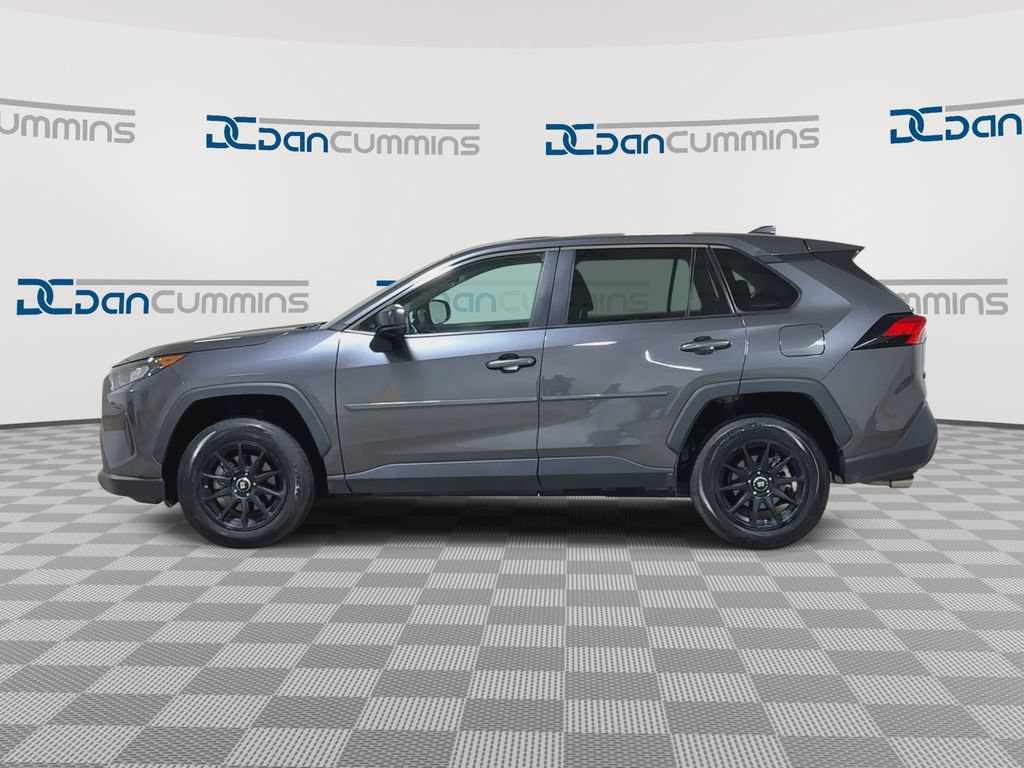Used 2022 Toyota RAV4 LE FWD image 5