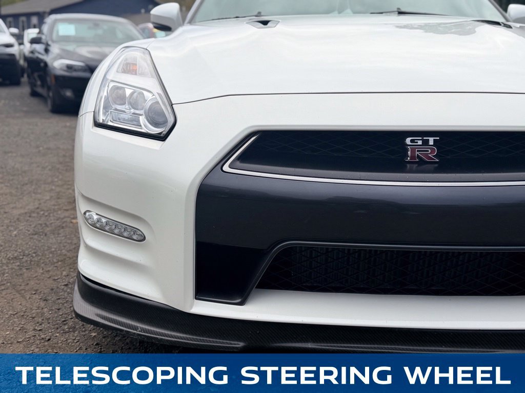 Used 2015 Nissan GT-R Premium AWD/4WD image 11