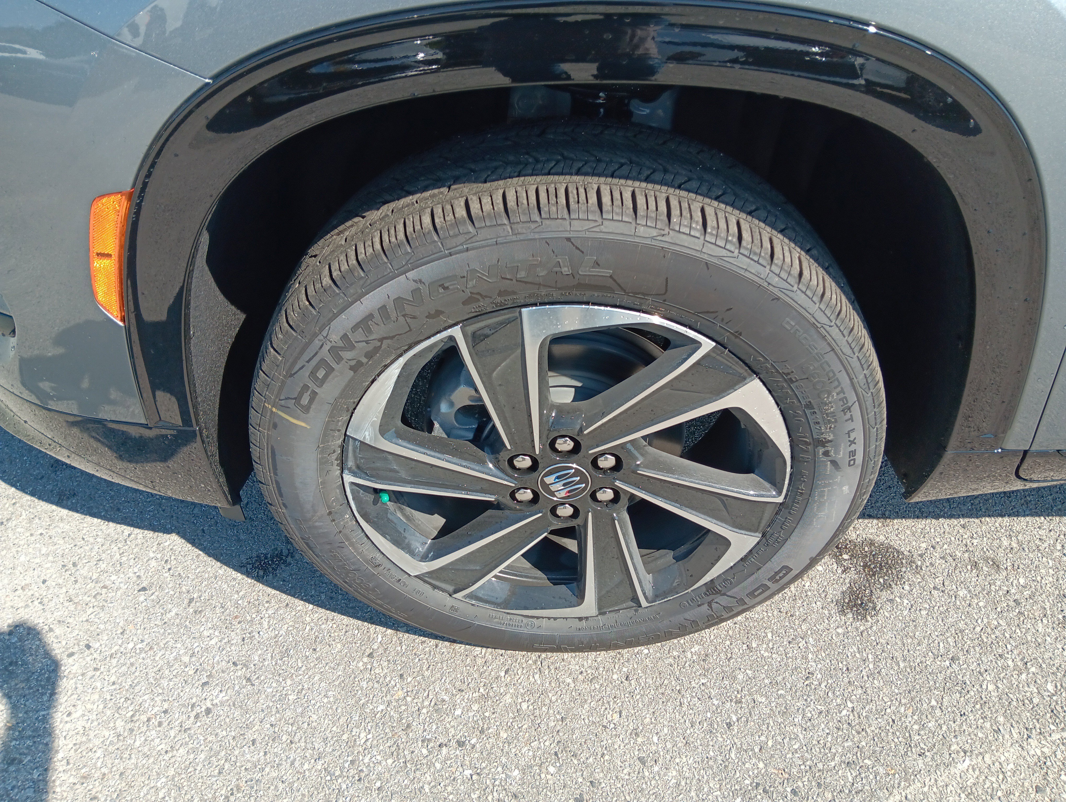 New 2026 Buick Enclave Sport Touring w/ Power Package image 2