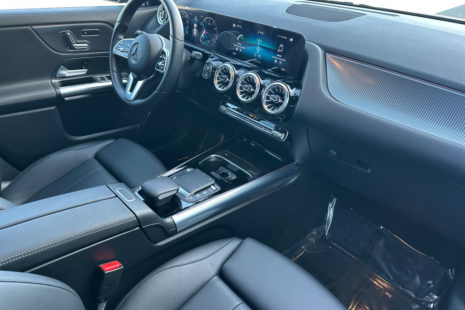 Certified 2022 Mercedes-Benz GLA 250 4MATIC w/ Premium Package Lite image 16