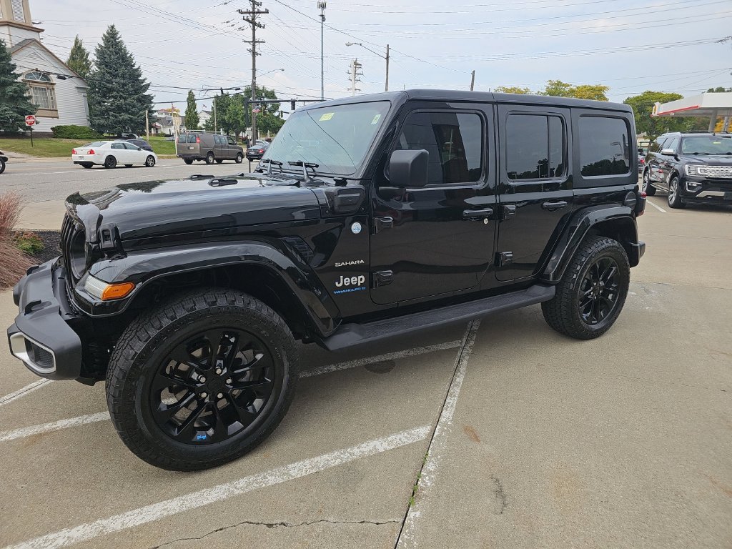 Certified 2023 Jeep Wrangler Unlimited Sahara w/ Cold Weather Group AWD/4WD image 11