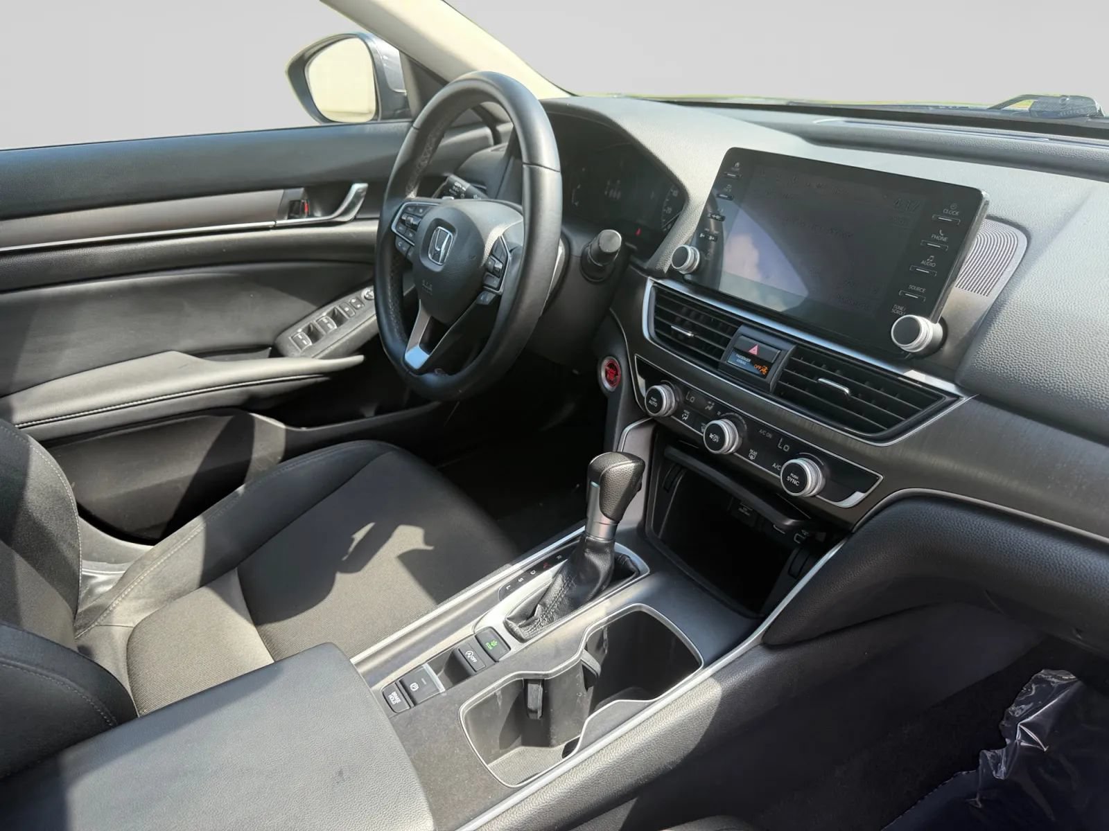 Used 2022 Honda Accord LX image 34