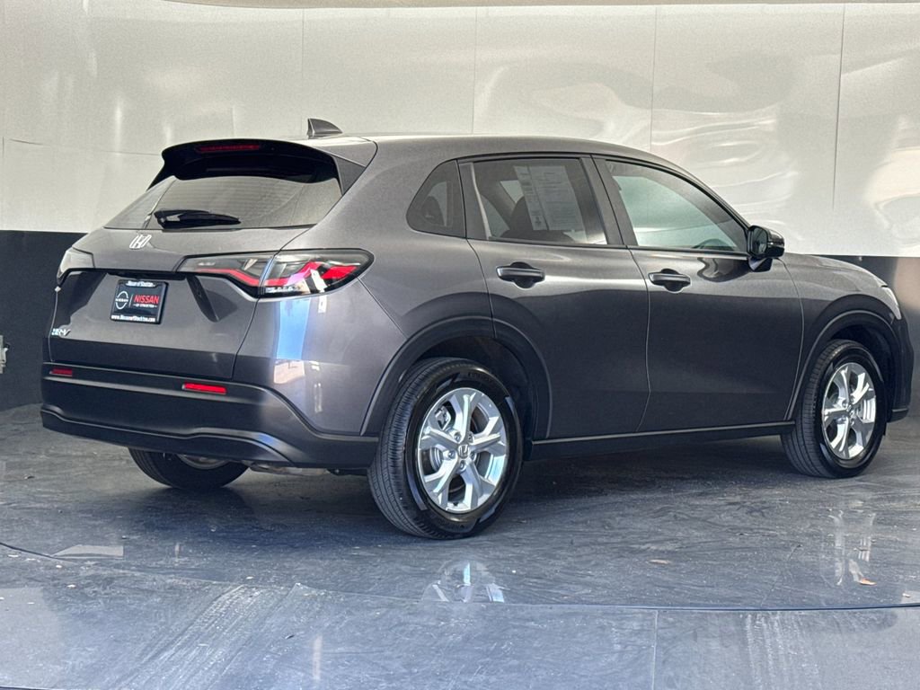 Used 2025 Honda HR-V LX image 3