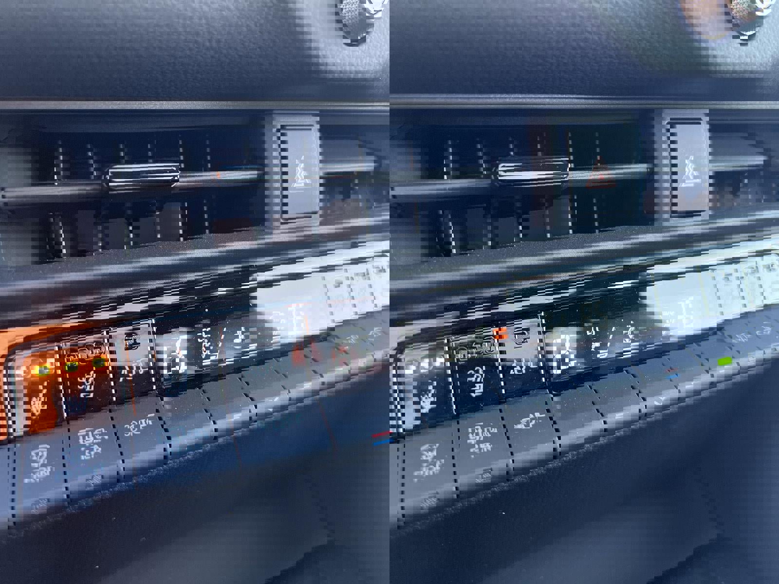 Used 2025 Toyota Crown Signia Limited w/ Advanced Technology Package image 24