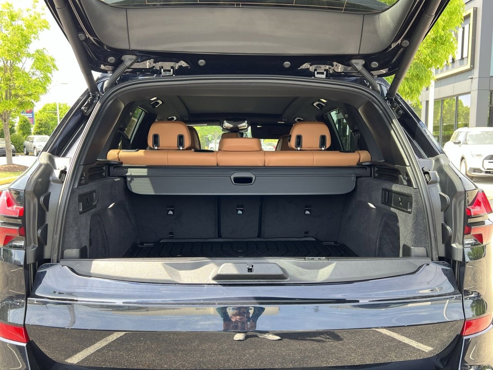 Used 2024 BMW X5 xDrive40i w/ M Sport Package image 28