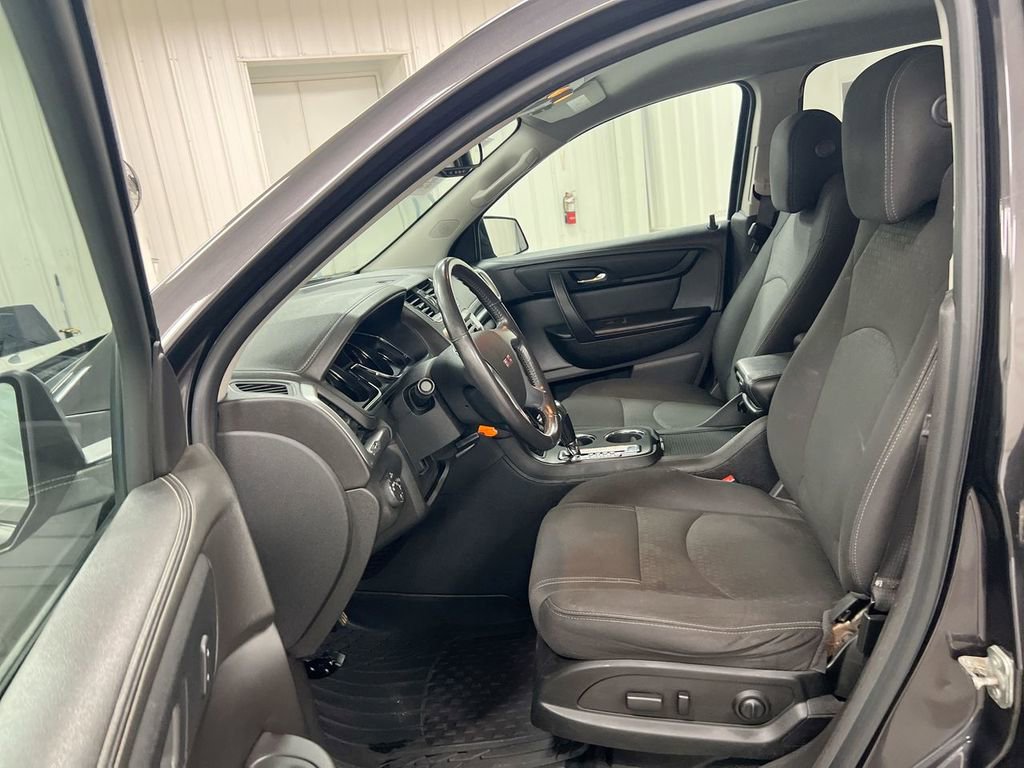 Used 2015 GMC Acadia SLE image 19