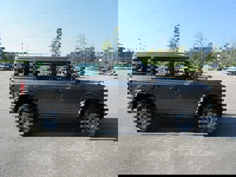 New 2025 Ford Bronco 4-Door image 6