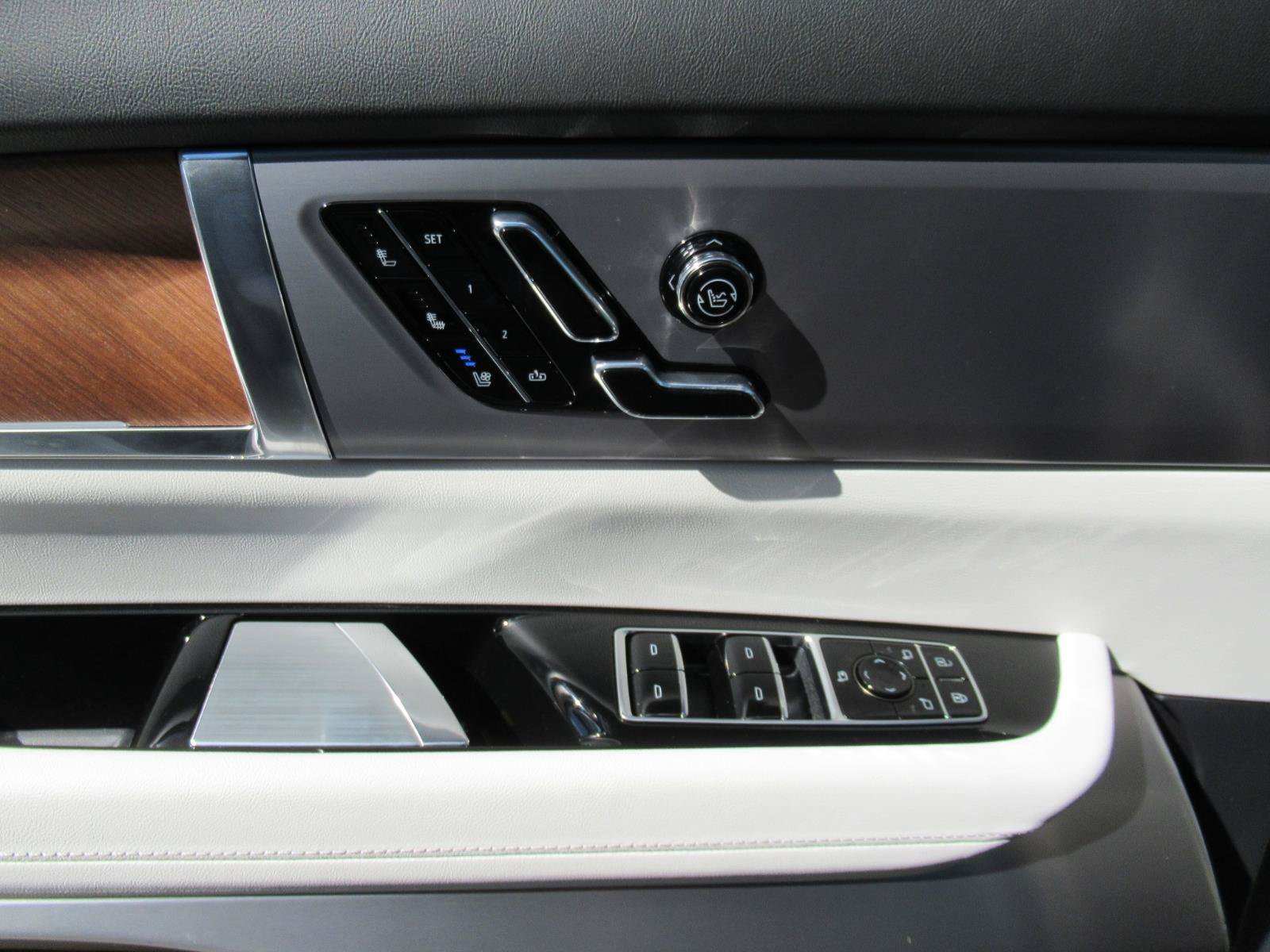 New 2027 Cadillac Vistiq Sport AWD/4WD image 21