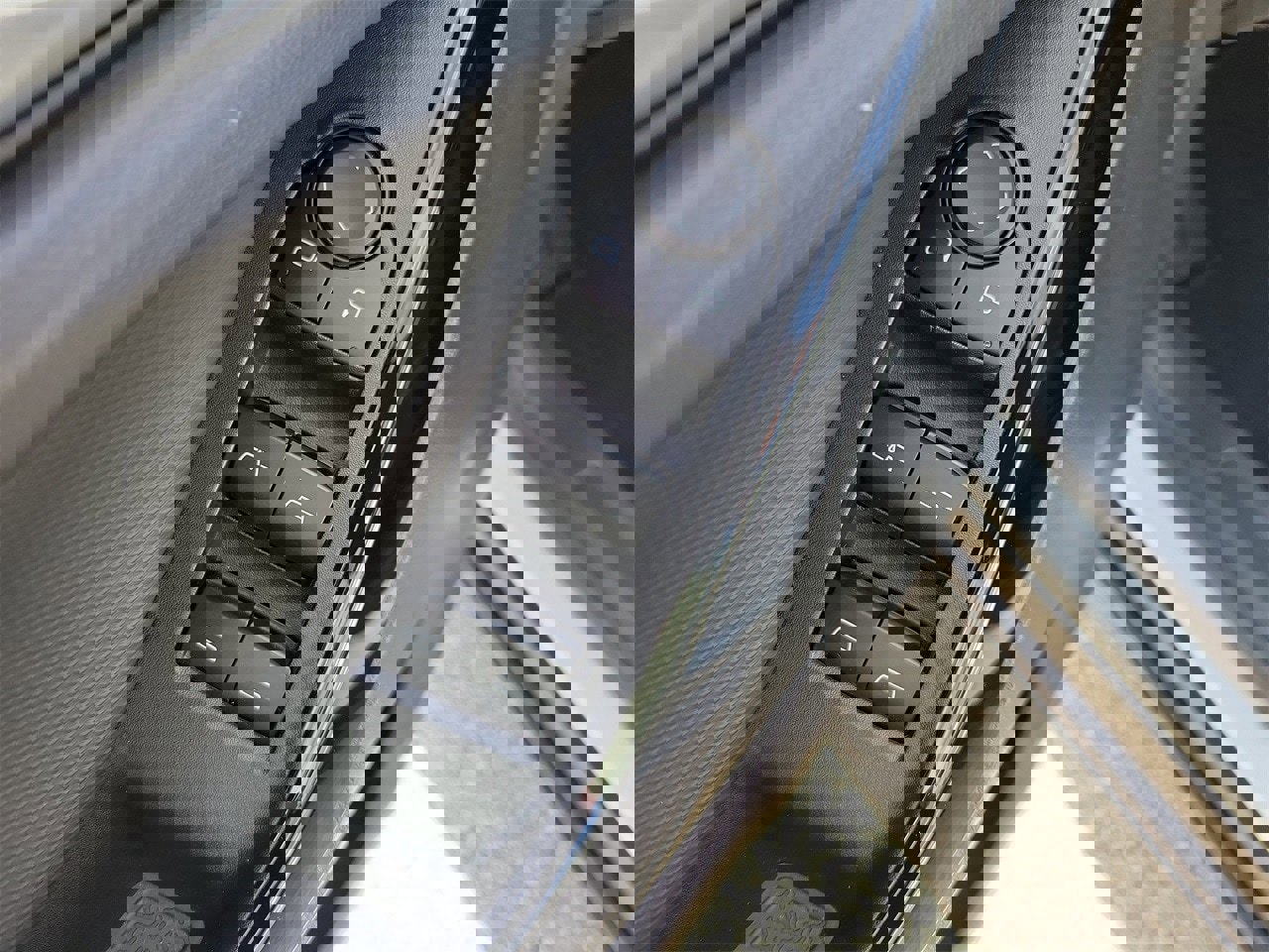 Used 2025 Chevrolet Equinox LT image 13