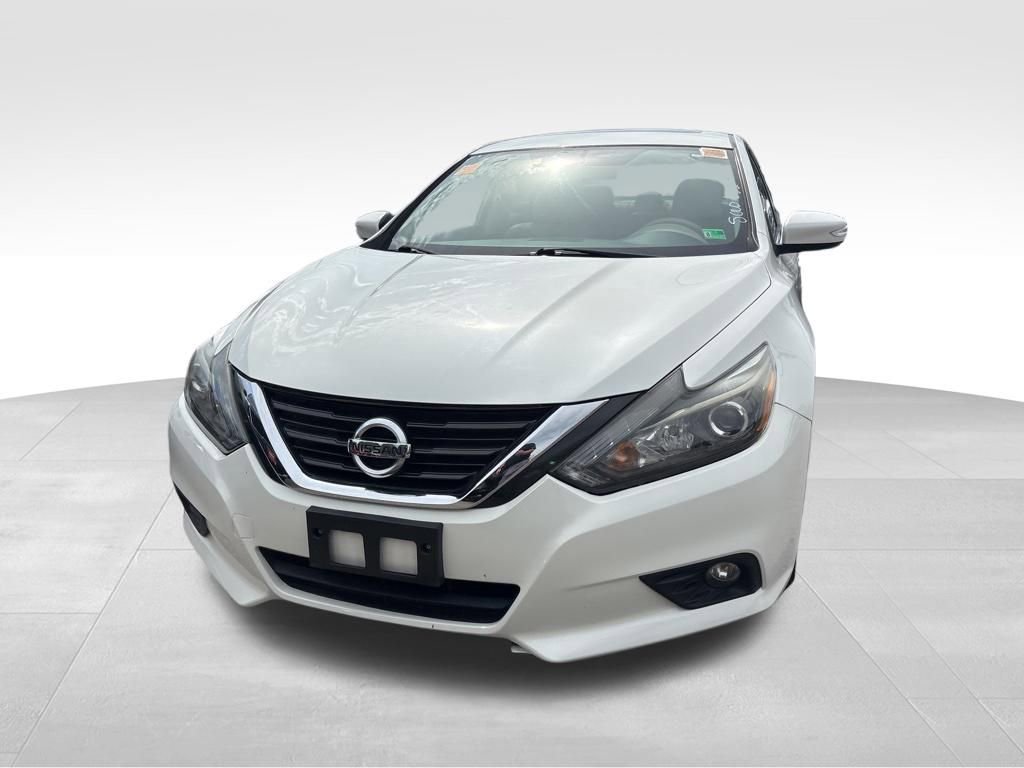 Used 2016 Nissan Altima 2.5 SL w/ 2.5 Technology w/LED Package FWD image 3