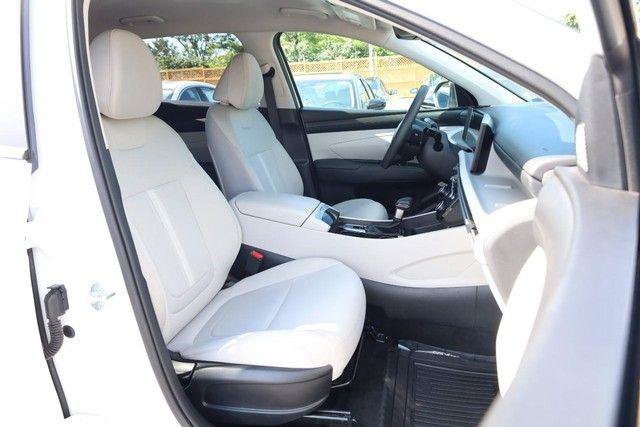 Used 2025 Hyundai Tucson SEL AWD/4WD image 24