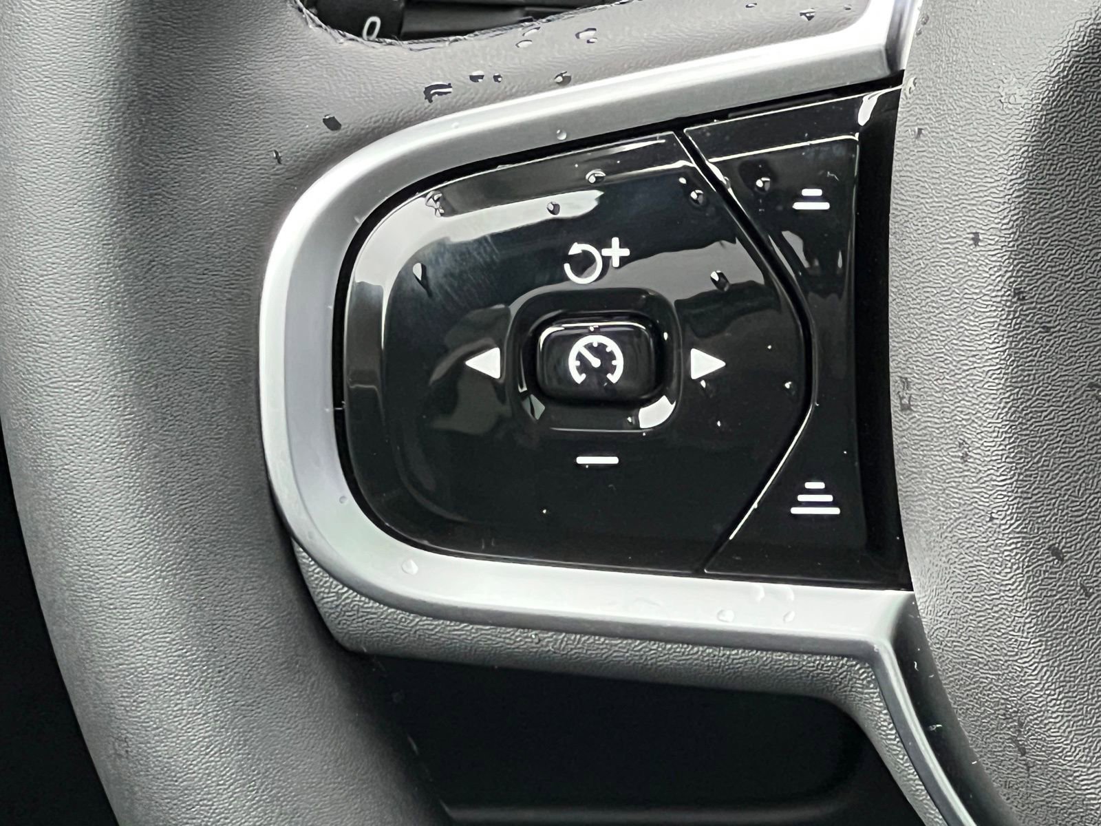 New 2026 Volvo XC90 T8 Plus image 29