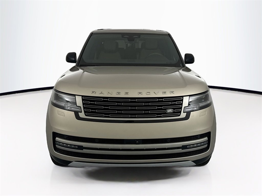 Used 2025 Land Rover Range Rover Long Wheelbase SE image 2