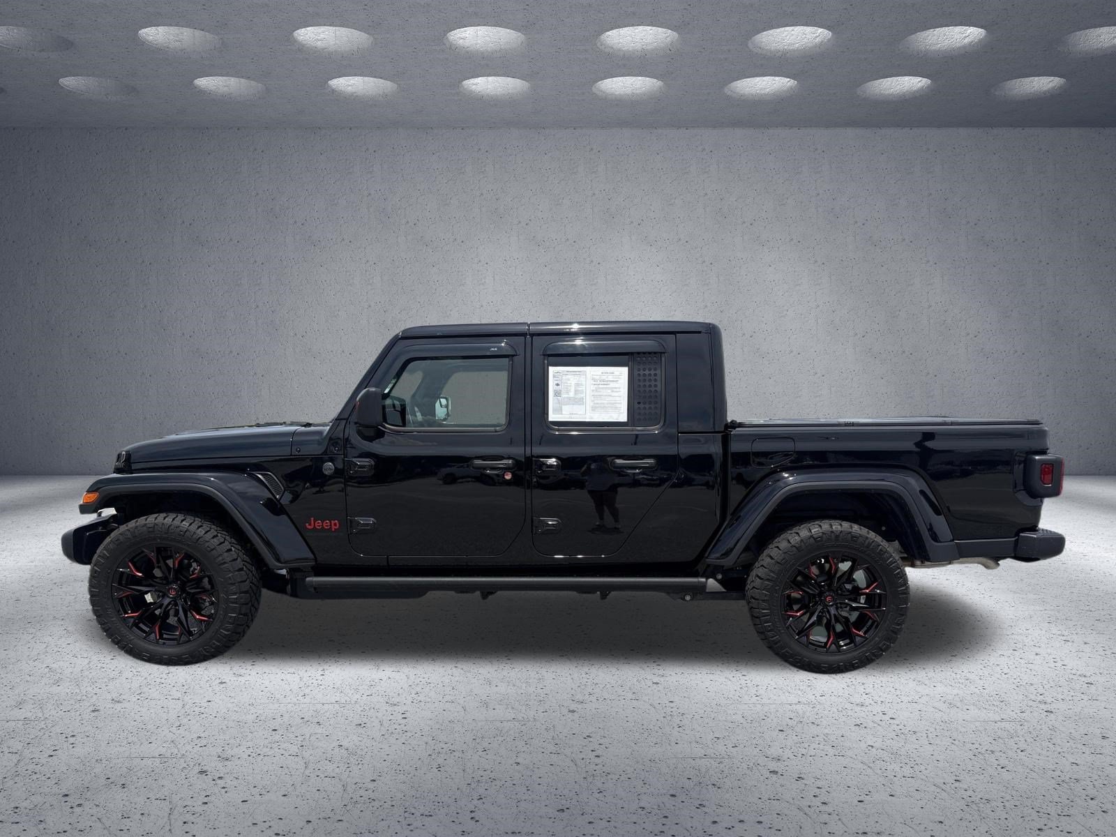 Used 2026 Jeep Gladiator Sport AWD/4WD image 9