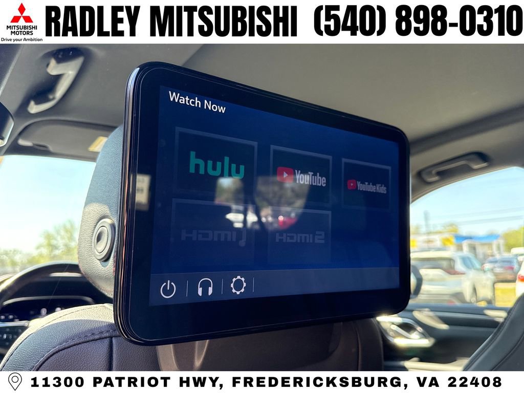 Used 2022 Chevrolet Suburban RST w/ Luxury Package image 15