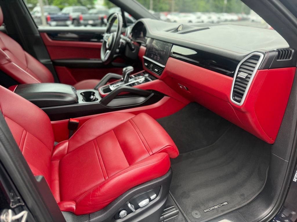 Used 2021 Porsche Cayenne Coupe AWD/4WD image 24