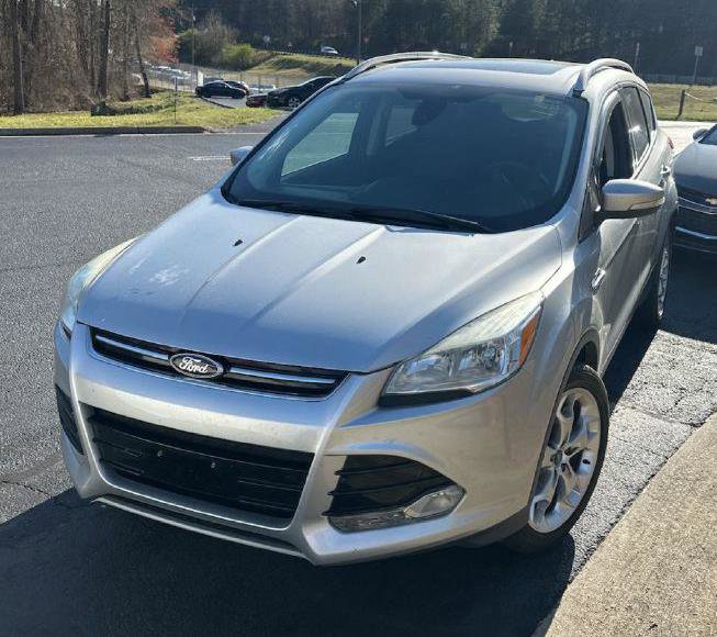 Used 2016 Ford Escape Titanium image 2