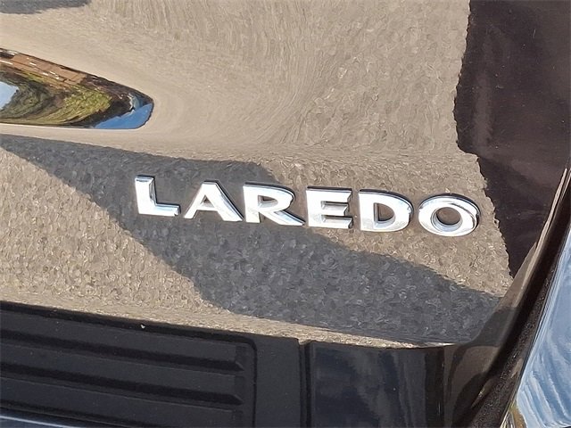Used 2020 Jeep Grand Cherokee Laredo image 30