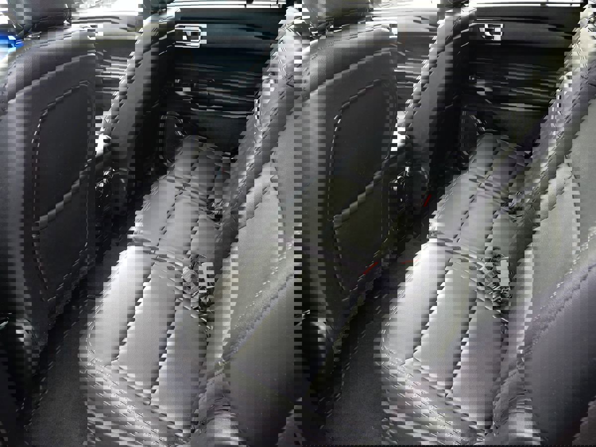 Used 2020 Ford Explorer XLT w/ Equipment Group 202A image 21