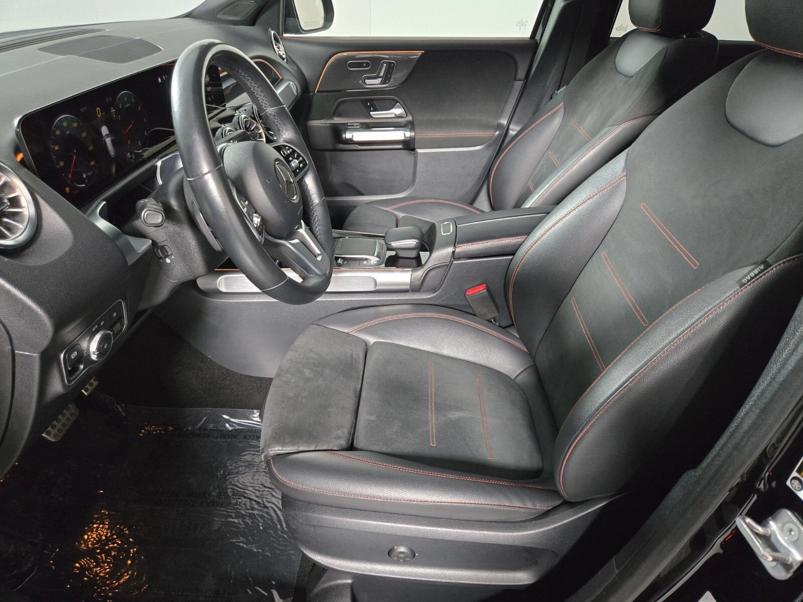 Used 2023 Mercedes-Benz GLB 250 image 11