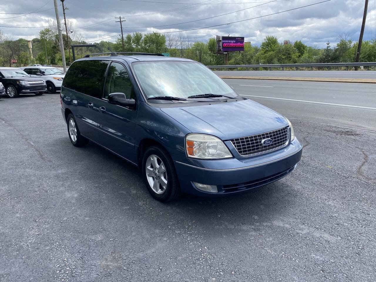 Used 2006 Ford Freestar SEL FWD image 4