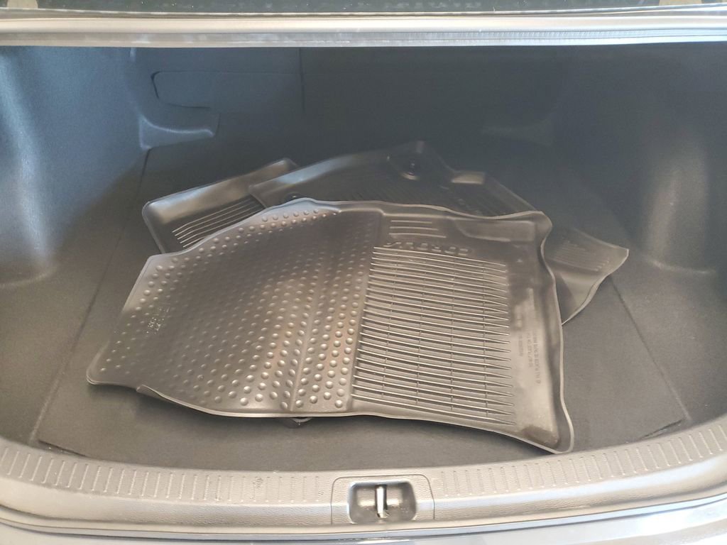 Used 2025 Toyota Corolla LE image 8