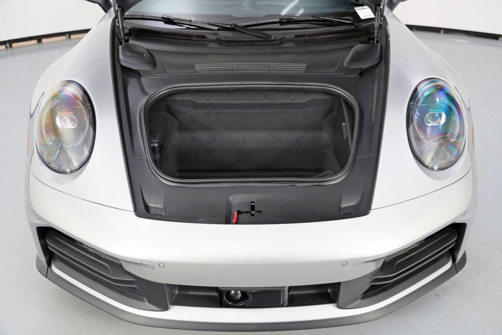 Used 2025 Porsche 911 Carrera RWD image 8