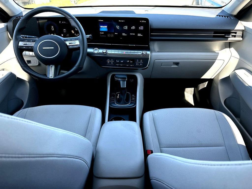 Used 2025 Hyundai Kona SEL image 30