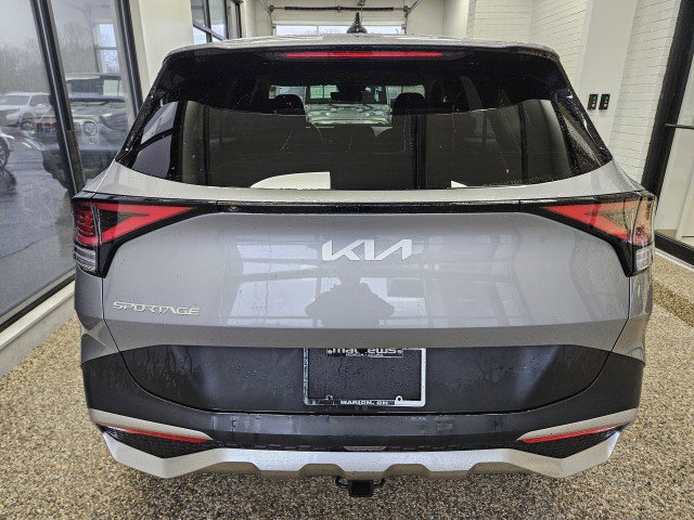 Used 2023 Kia Sportage LX image 3