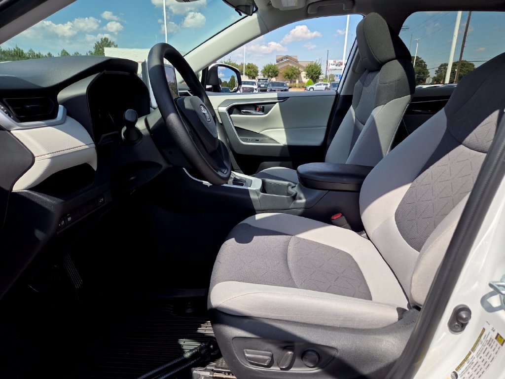 Certified 2024 Toyota RAV4 XLE w/ Convenience Package FWD image 5