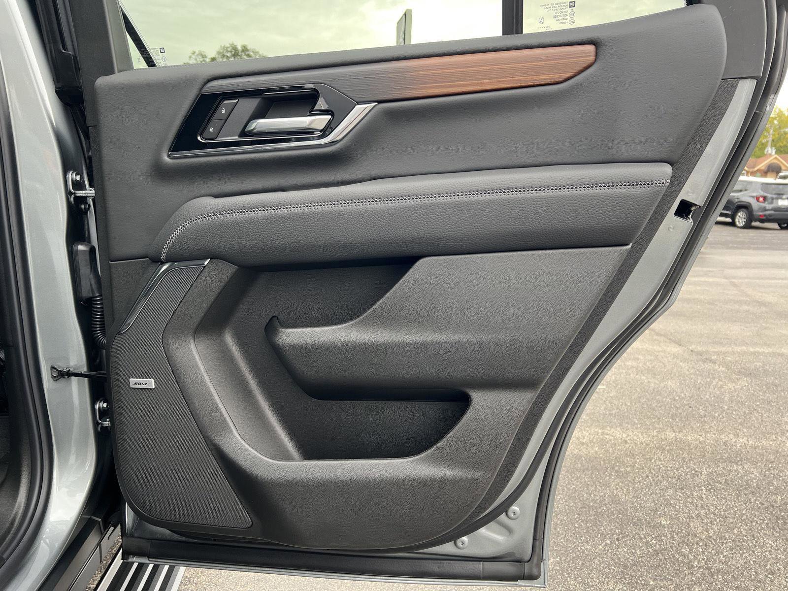 New 2026 GMC Yukon Denali w/ Sun & Power Step Package image 18