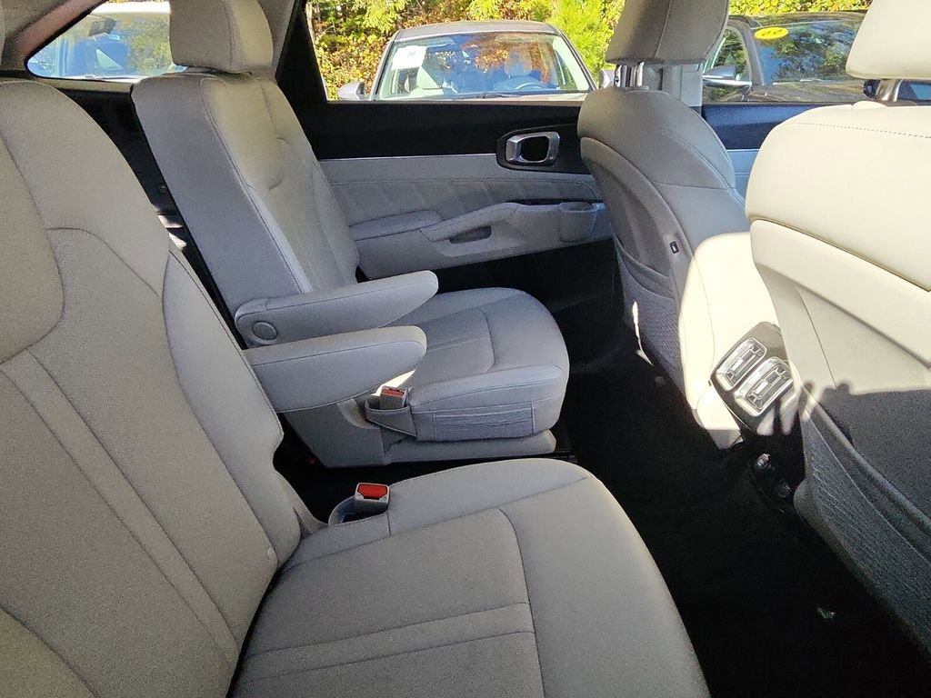 Used 2023 Kia Sorento SX image 8