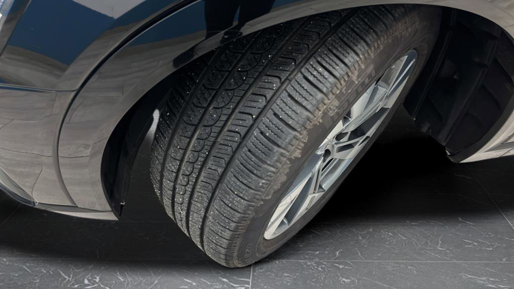 Used 2022 Audi e-tron Premium w/ Towing Package image 40