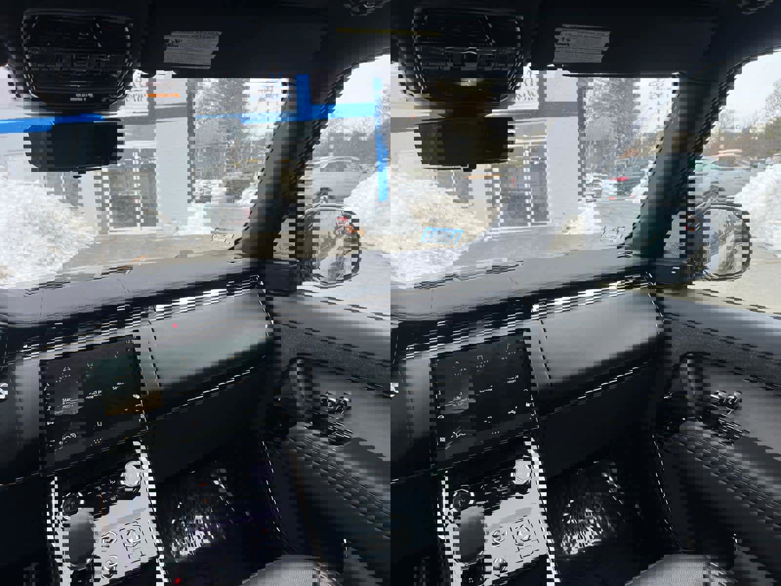 Used 2023 Land Rover Range Rover Sport SE Dynamic image 37