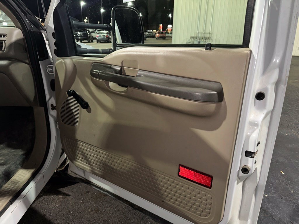 Used 2001 Ford F550 4x4 Regular Cab Super Duty image 12