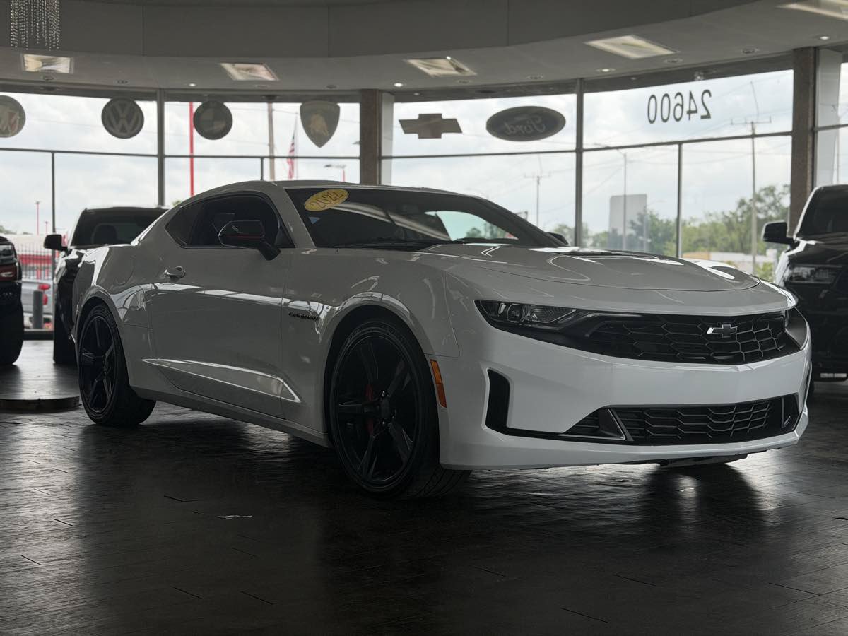 Used 2022 Chevrolet Camaro LT w/ RS Package RWD image 5
