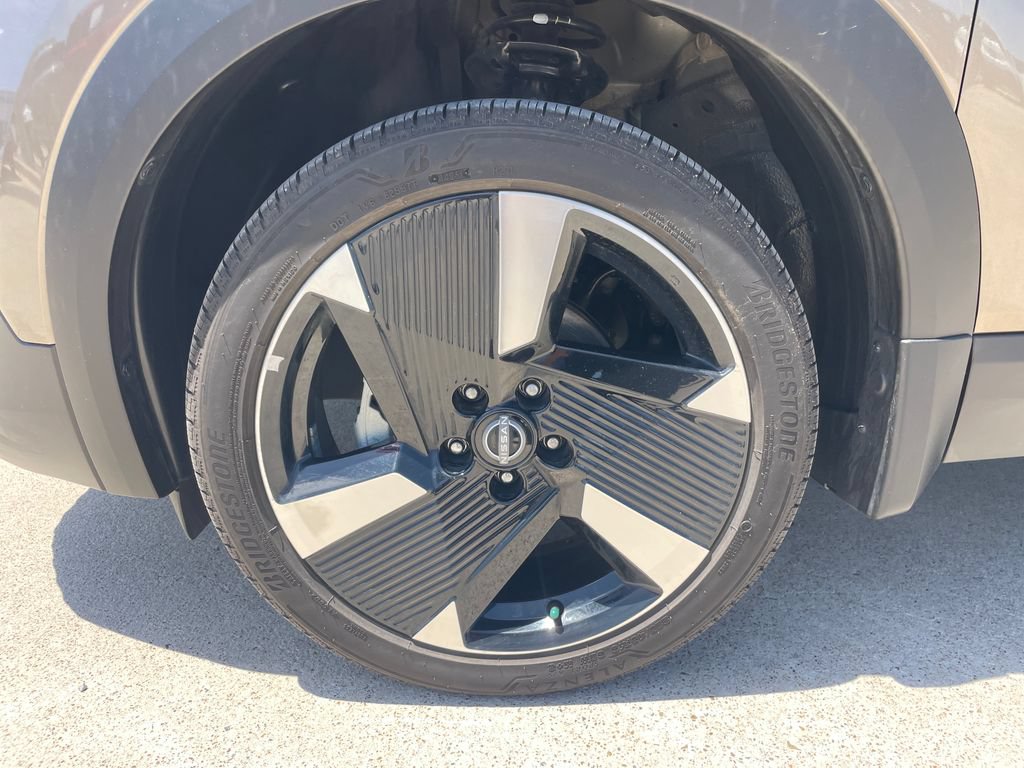 Certified 2025 Nissan Kicks SR FWD image 27