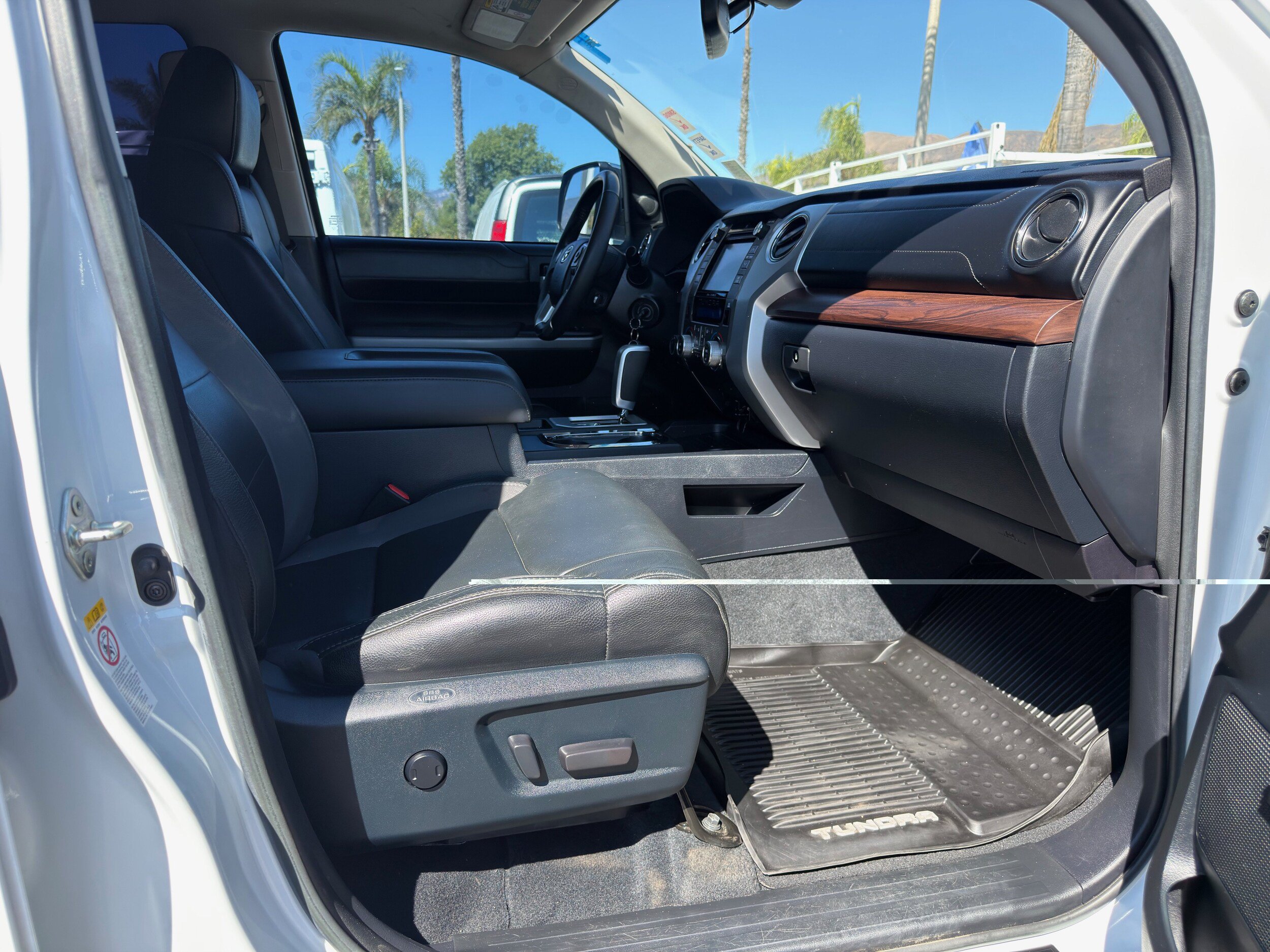 Used 2018 Toyota Tundra Limited w/ Limited Premium Package AWD/4WD image 10