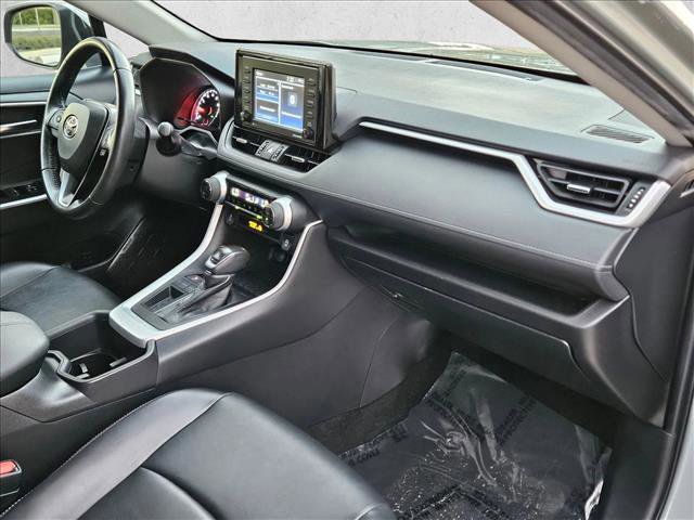 Used 2022 Toyota RAV4 XLE Premium image 21