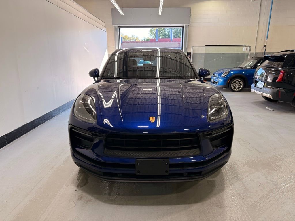 Used 2022 Porsche Macan w/ Premium Package image 7