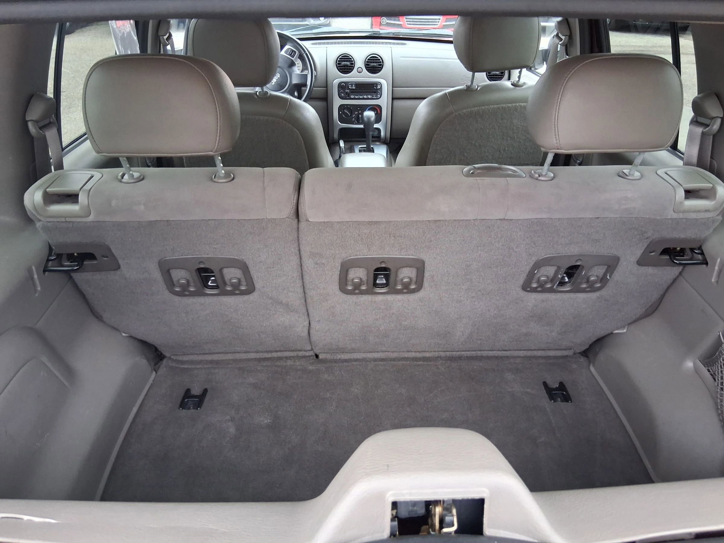 Used 2003 Jeep Liberty Limited AWD/4WD image 18