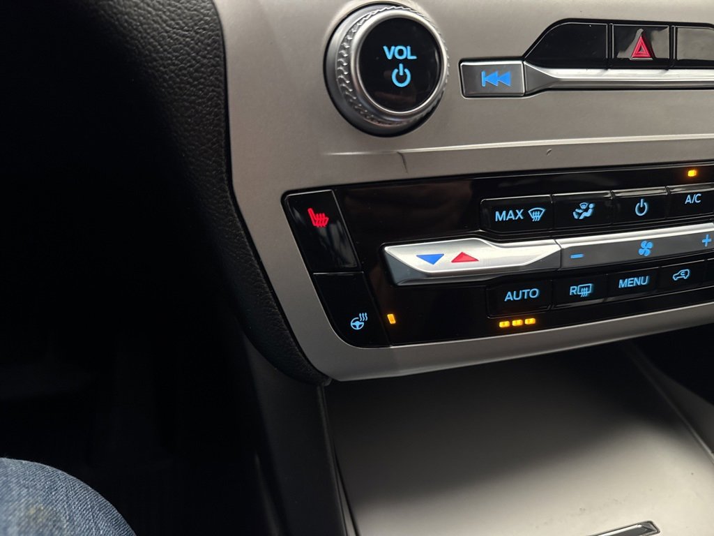 Used 2022 Ford Explorer XLT image 34