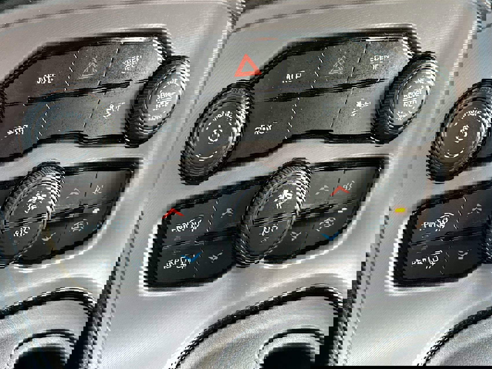 Used 2023 Dodge Challenger SXT w/ Blacktop Package image 19