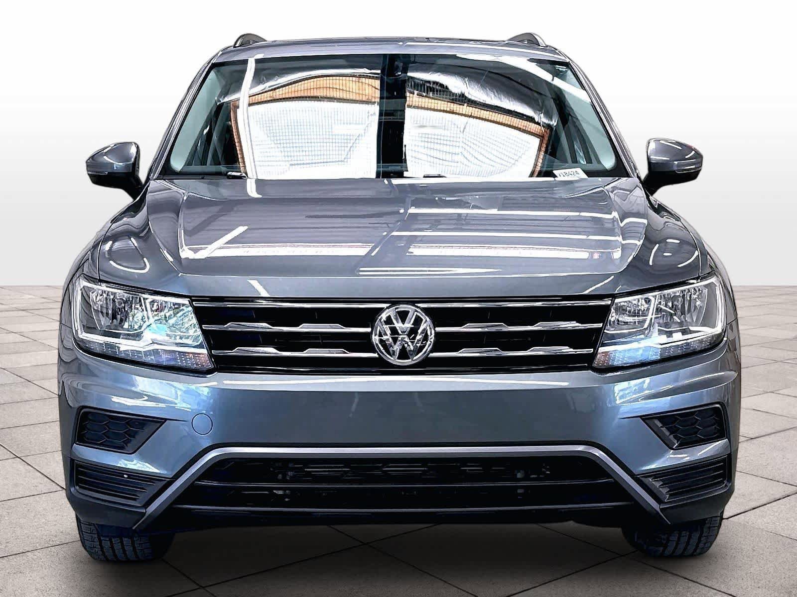 Used 2021 Volkswagen Tiguan SE w/ Panoramic Sunroof Package AWD/4WD image 2